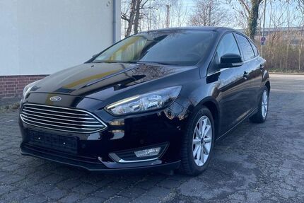 Ford Focus 67.800 km 9.950 &euro; Duisburg 47057