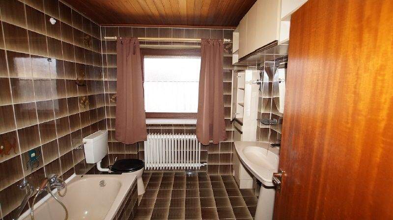 Einfamilienhaus Geiselhöring - 7 Zimmer, 177 m&sup2;, 225.000&euro; | Angebot:25428197