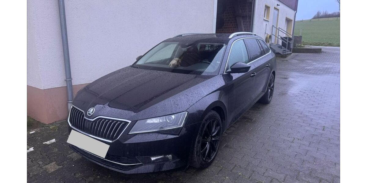 Skoda Superb 145.000 km 16.799 &euro; Horn- Bad Meinberg 32805