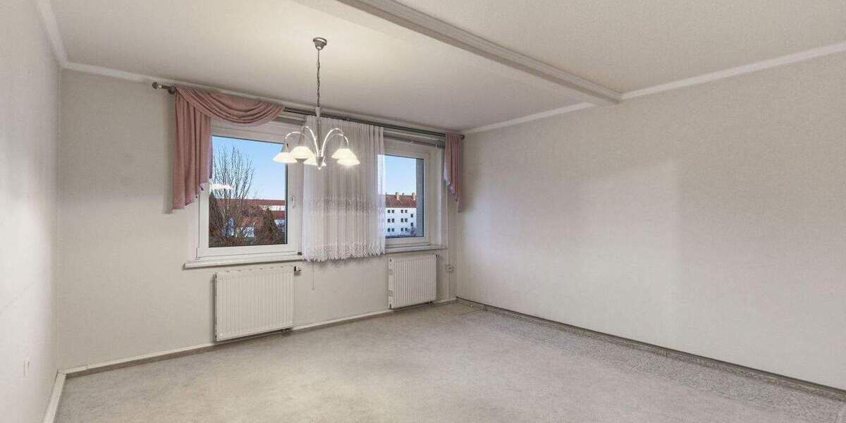 Etagenwohnung Gröditz - 3 Zimmer, 60 m&sup2;, 39.900&euro; | Angebot:25387315
