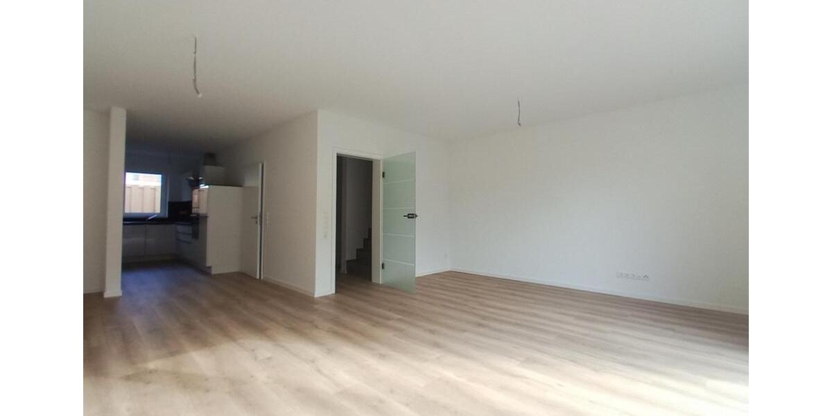 Reihenhaus Lingen (Ems) Damaschke - 3 Zimmer, 120 m&sup2;, 1.320&euro; | Angebot:25935019