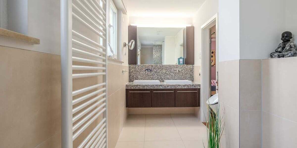 Modernisiertes Haus mit Pool & Garten in Frankfurt 4.5 zimmer