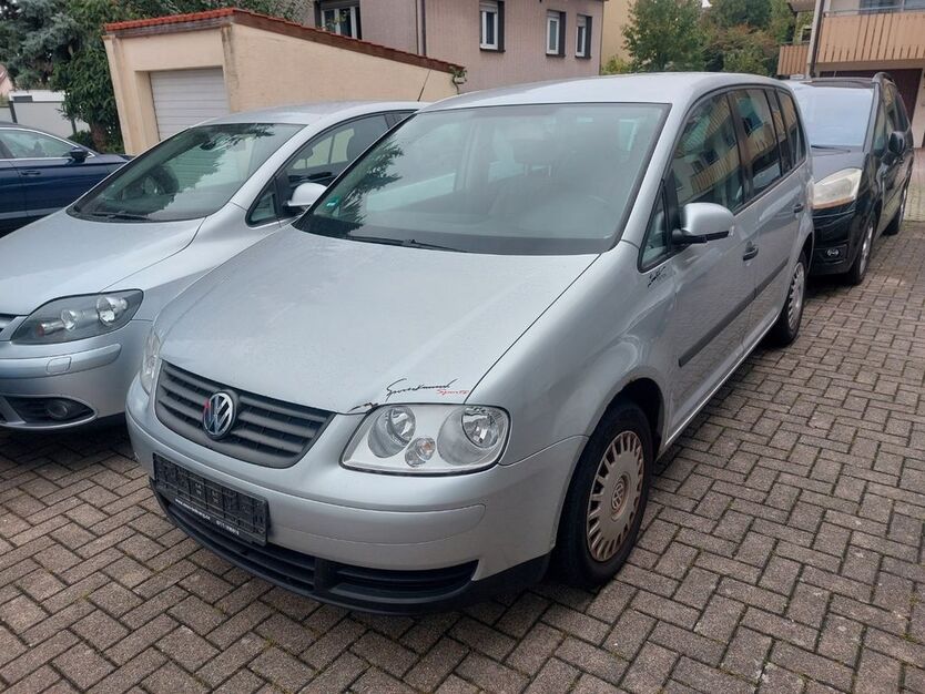 VW Touran 300.000 km 1.499 € Obersulm-Affaltrach 74182