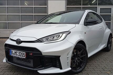 Toyota Yaris 2.550 km 55.100 &euro; Berlin 13403