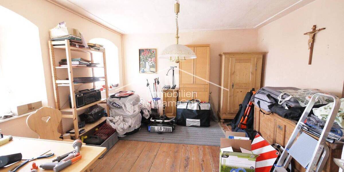 Mehrfamilienhaus, Wohnhaus Greding - 7 Zimmer, 229 m&sup2;, 300.000&euro; | Angebot:26487598