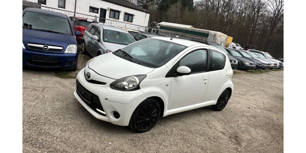 Toyota Aygo (X) 110.000 km 3.399 &euro; Schifferstadt 67105