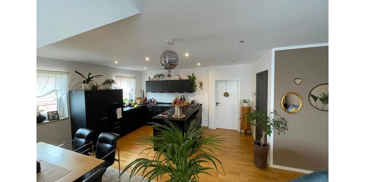 Dachgeschoßwohnung Tegernheim - 4 Zimmer, 116 m&sup2;, 684.000&euro; | Angebot:27021013