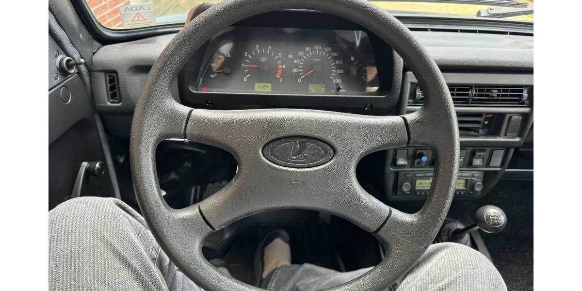 Lada Niva TAIGA Day 4x4 wie neu 2121DE Standhzg. Navi 17.000 km 19.999 &euro; Hamburg 22339