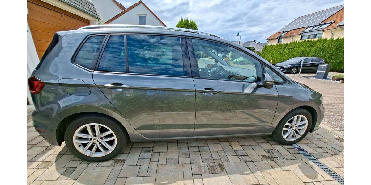 VW Golf Sportsvan 80.000 km 19.900 &euro; Großenhain 01561