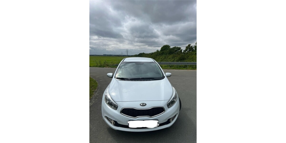 Kia ceed 201.000 km 5.099 &euro; Paderborn 33104