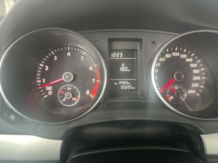 VW Golf 87.000 km 5.900 € Walluf 65396