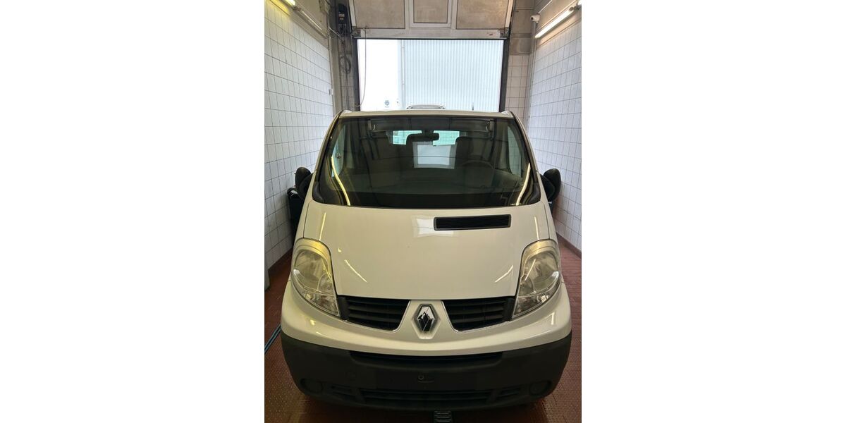 Renault Trafic 179.300 km 7.785 &euro; Dresden 01259