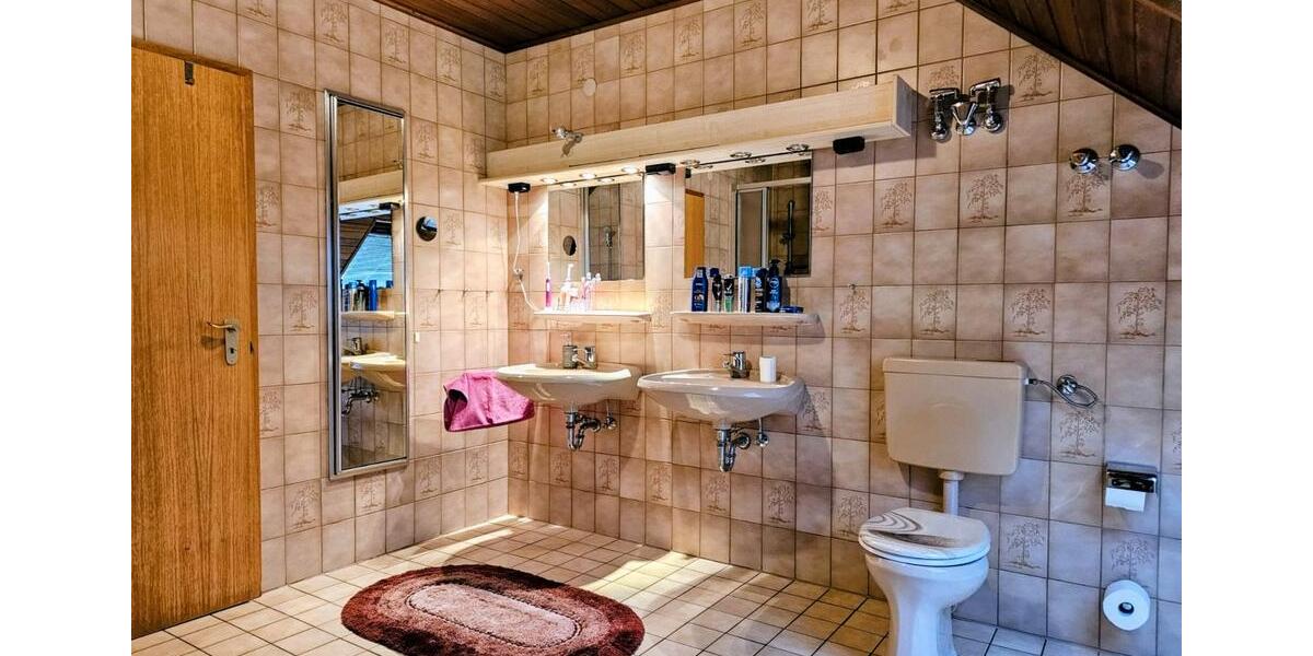 Einfamilienhaus Twistetal - 9 Zimmer, 306 m&sup2;, 338.000&euro; | Angebot:27022248