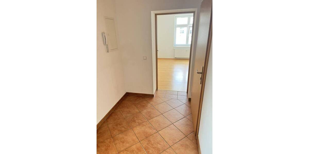 Etagenwohnung Mittweida - 3 Zimmer, 75 m&sup2;, 560&euro; | Angebot:26834293