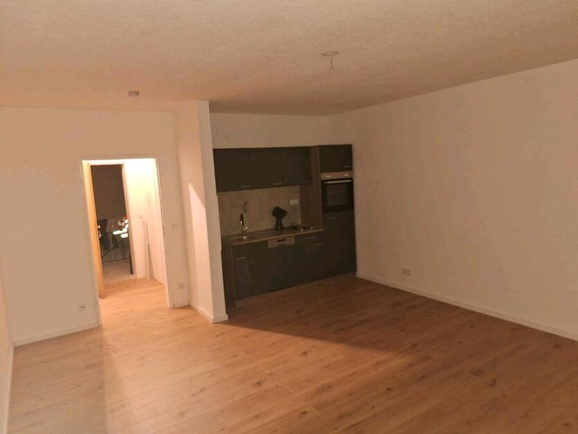 Kernsaniertes 1 Zimmer Apartment im Zentrum zimmer