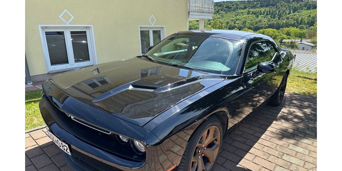 Dodge Challenger 107.000 km 22.499 &euro; Leun 35638
