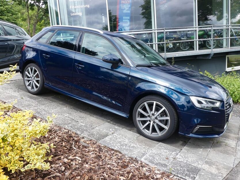 Audi A3 32.300 km 21.400 € Buttlar 36419