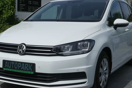 VW Touran 105.400 km 14.500 € Dresden 01237