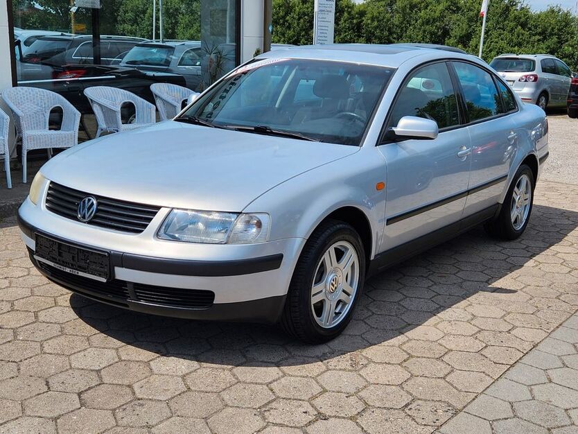 VW Passat 215.353 km 799 € Stapelfeld 22145