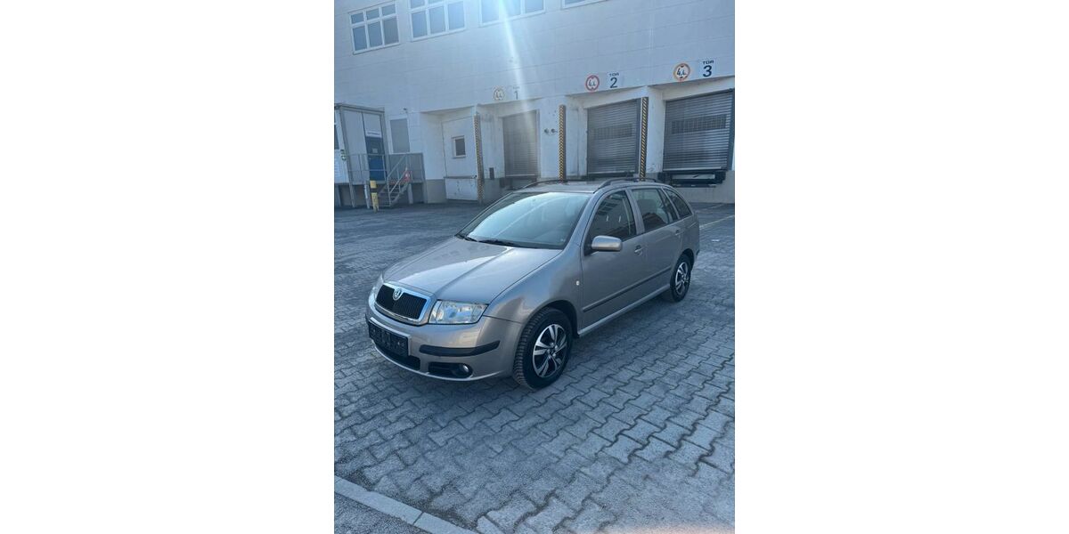 Skoda Fabia 102.800 km 3.700 &euro; Berlin 12057