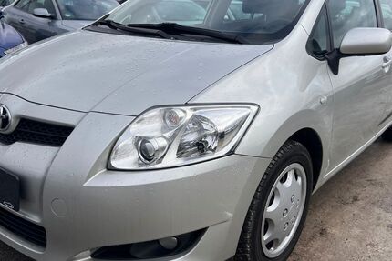 Toyota Auris 30.800 km 6.500 &euro; Neuseddin bei Berlin 14554