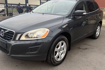 Volvo XC60 179.000 km 8.299 &euro; Euskirchen 53879