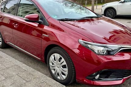 Toyota Auris 95.000 km 13.100 &euro; München 80639