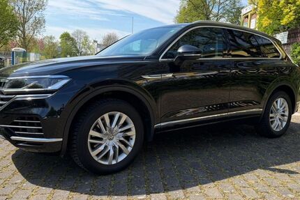 VW Touareg 246.000 km 23.700 &euro; Maintal 63477