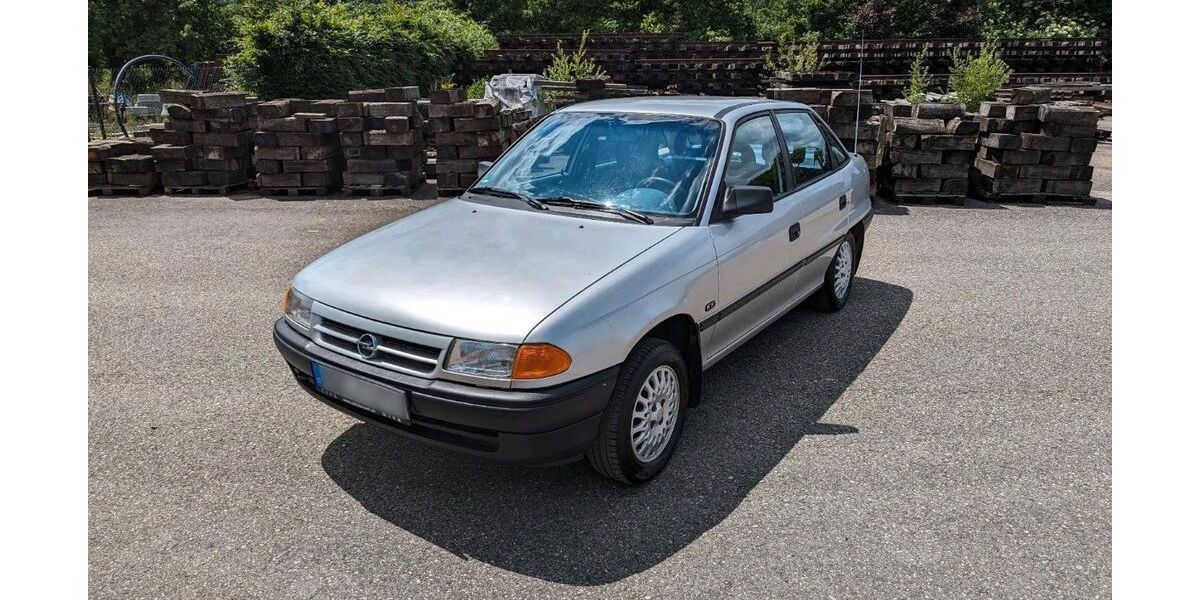 Opel Astra 32.200 km 3.790 &euro; Feuchtwangen 91555