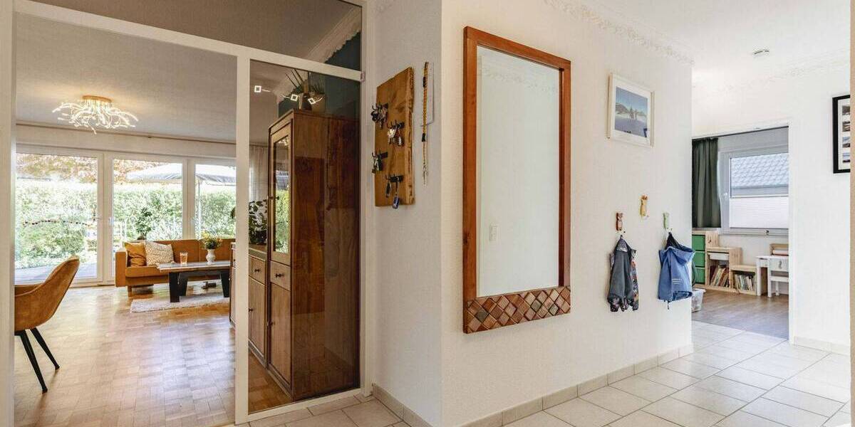 Etagenwohnung Bielefeld Jöllenbeck - 4 Zimmer, 98 m&sup2;, 249.000&euro; | Angebot:26875327
