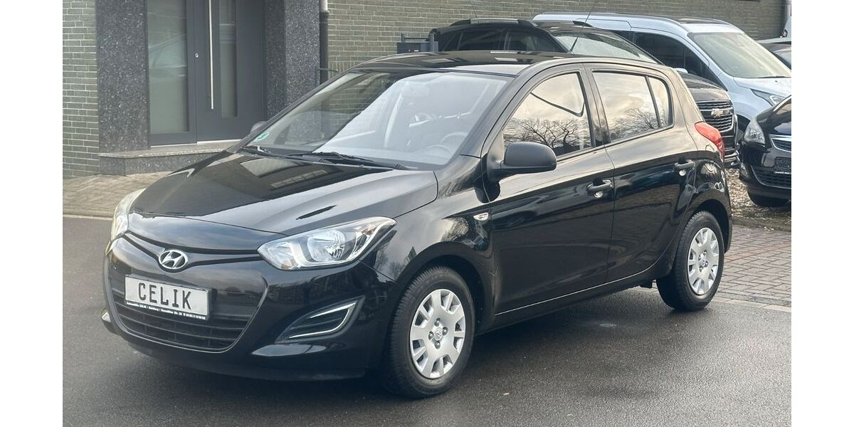 Hyundai i20 113.000 km 5.880 &euro; Duisburg 47138