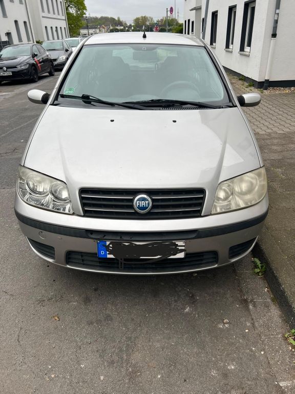 Fiat Punto 146.254 km 1.150 € Düsseldorf 40235