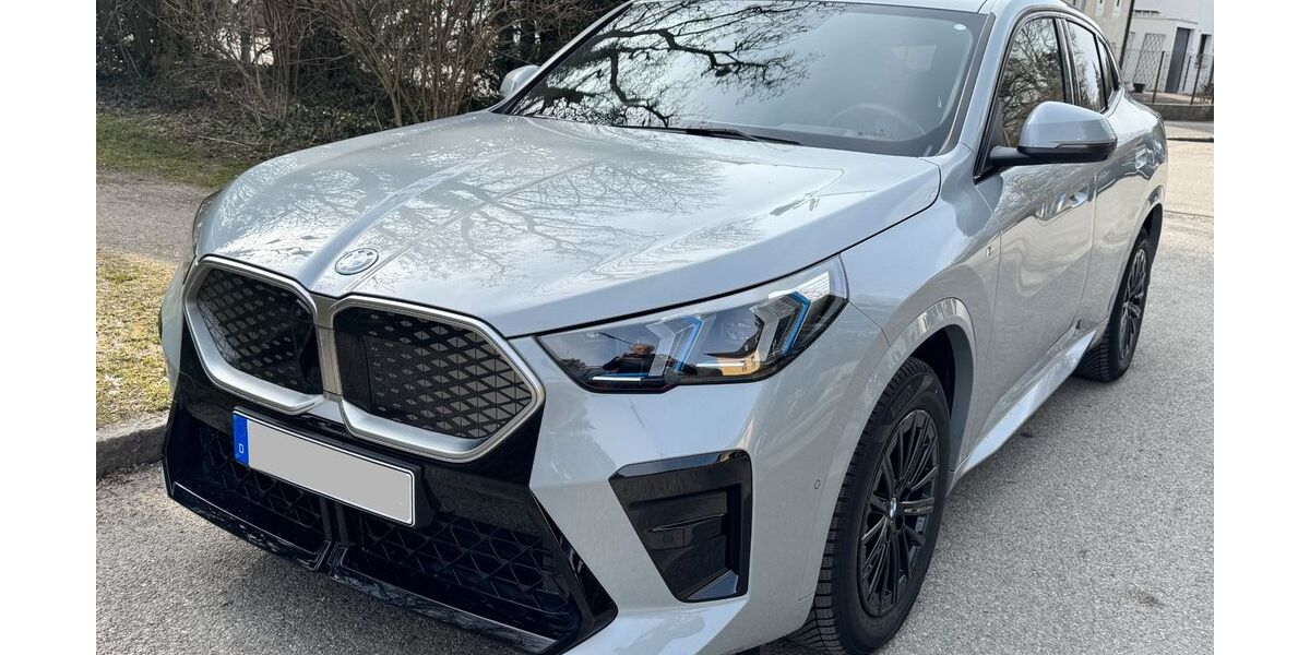 BMW iX2 18.500 km 44.900 &euro; München 81375