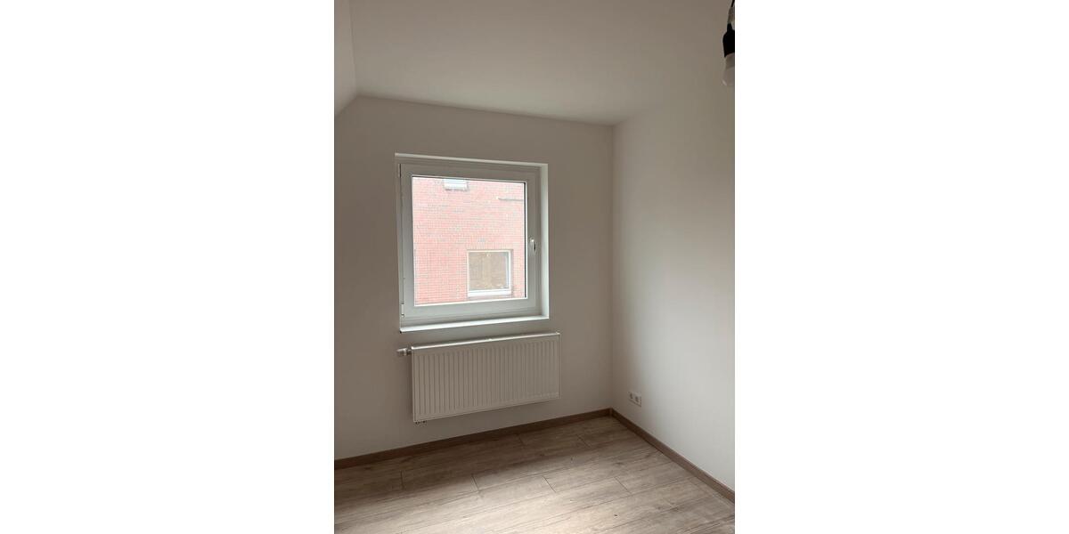 Dachgeschoßwohnung Laatzen - 3 Zimmer, 69 m&sup2;, 1.000&euro; | Angebot:25636314