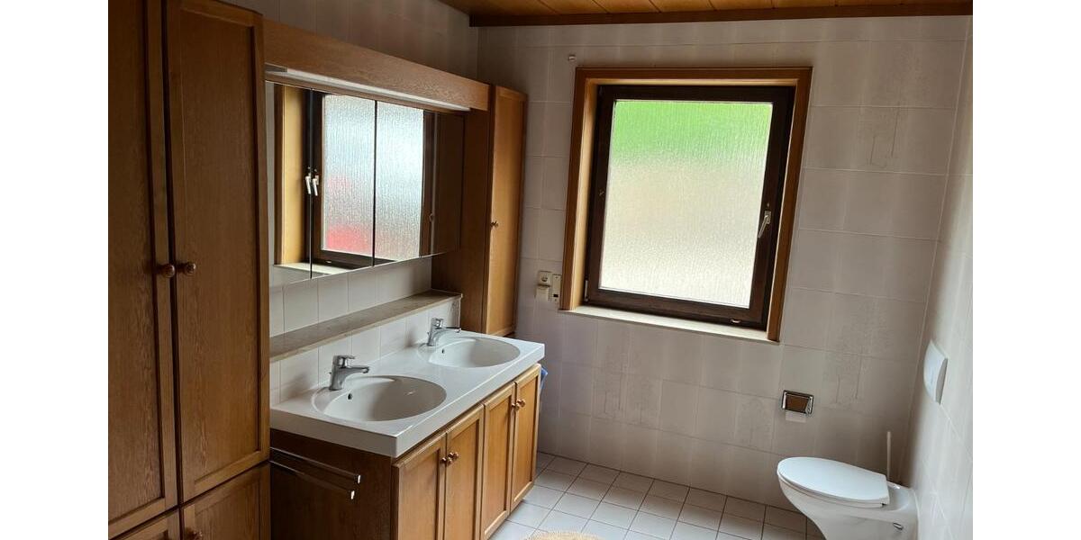 Geräumiges 13 Zimmer-Einfamilienhaus mit luxuriöser Innenausstatt 13 zimmer