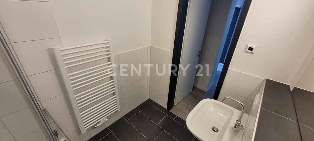 Sanierte Altbauwohnung mit Südwest Balkon und Blick ins Grüne 3 zimmer