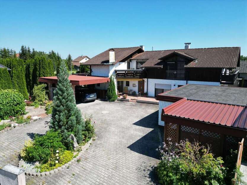 Haus zum Kaufen in Pilsting 645.000 € 294 m² 10 zimmer