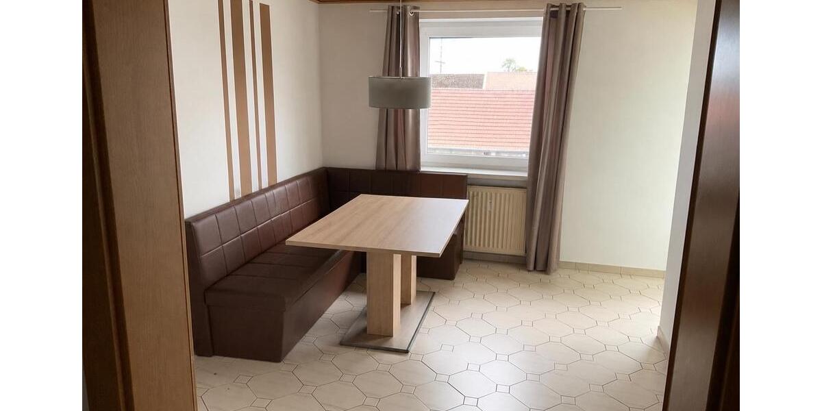 Etagenwohnung Winklarn - 4 Zimmer, 140 m&sup2;, 700&euro; | Angebot:26320607