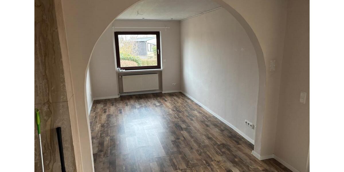 Doppelhaushälfte Montabaur - 7 Zimmer, 146 m&sup2;, 1.600&euro; | Angebot:25405916