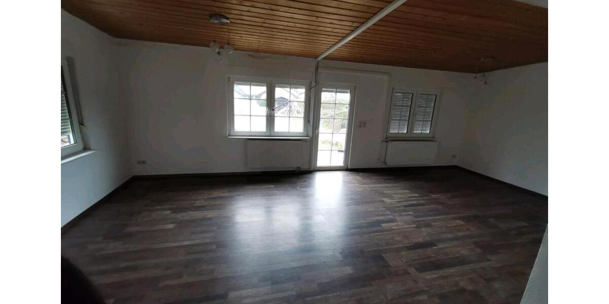Etagenwohnung Rennerod - 5 Zimmer, 160 m&sup2;, 130.000&euro; | Angebot:26751747