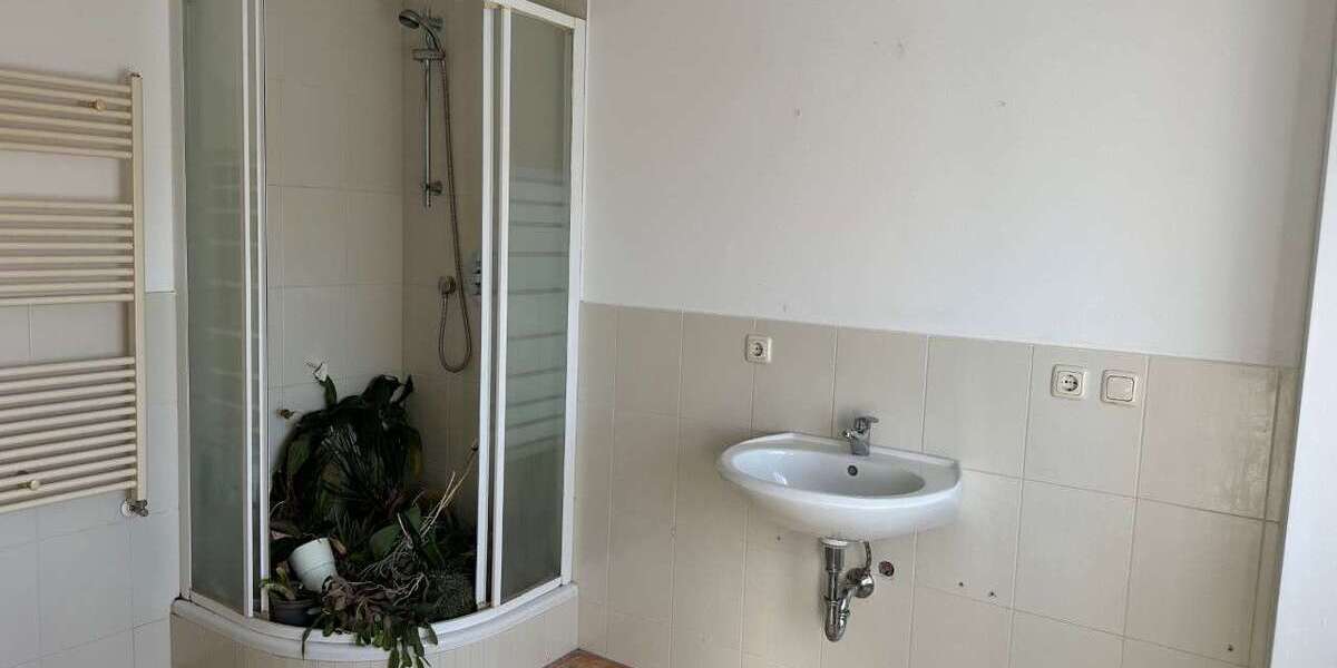 geräumiges 1-2 Familienhaus mit großem Garten und super Wohnlage - Einfamilienhaus Saalfeld/Saale Saale | Angebot:26384576