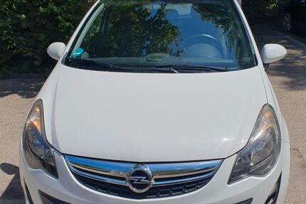 Opel Corsa 61.800 km 6.250 &euro; München 81925