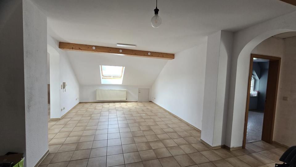 Dachgeschoßwohnung Echternacherbrück - 3 Zimmer, 104 m&sup2;, 880&euro; | Angebot:26212571