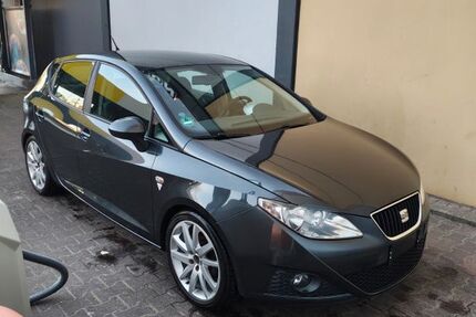 Seat Ibiza 215.000 km 2.900 &euro; Paderborn 33102