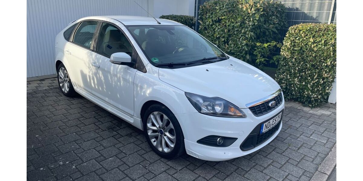 Ford Focus 124.000 km 4.800 &euro; Karlskron 85123