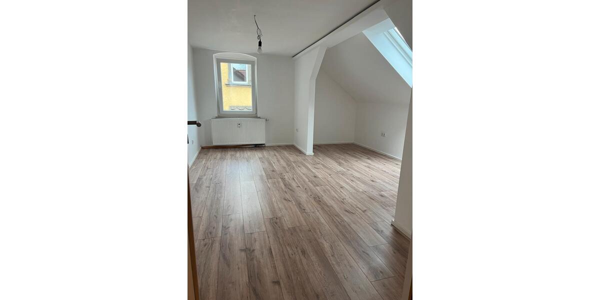 Dachgeschoßwohnung Bad Berneck im Fichtelgebirge - 3 Zimmer, 20 m&sup2;, 750&euro; | Angebot:26223716