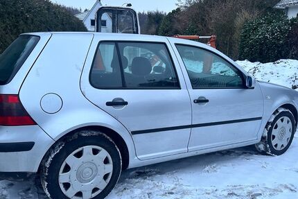 VW Golf 165.000 km 2.500 &euro; Lübeck 23560