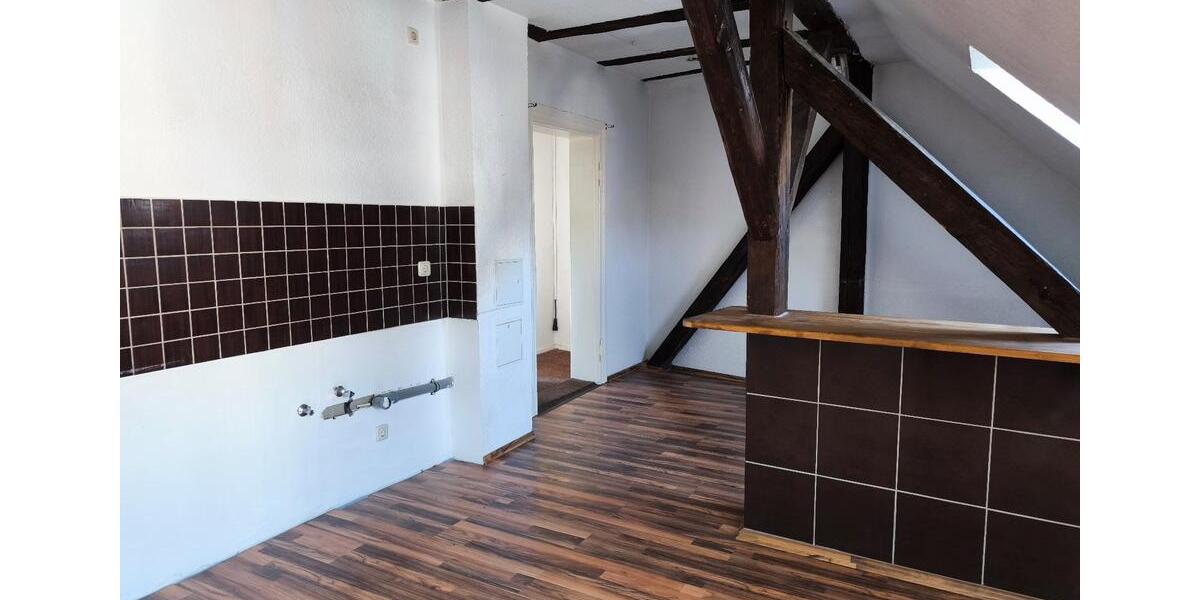 Dachgeschoßwohnung Burg - 3 Zimmer, 73 m&sup2;, 439&euro; | Angebot:25990023