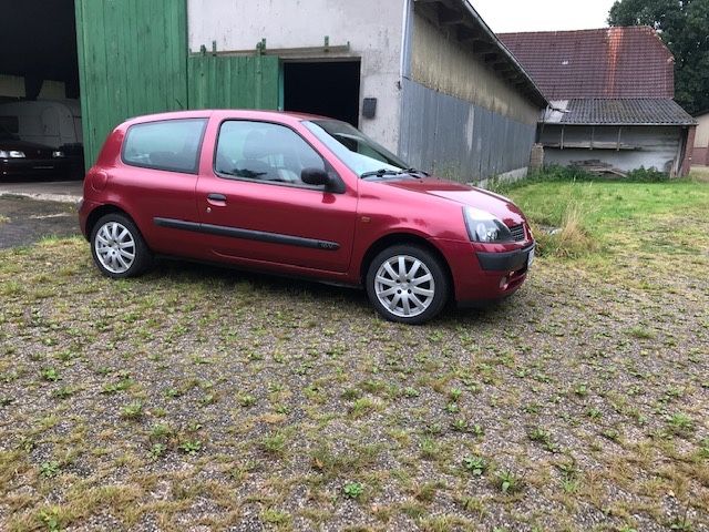 Renault Clio 128.000 km 1.877 &euro; Edewecht 26188
