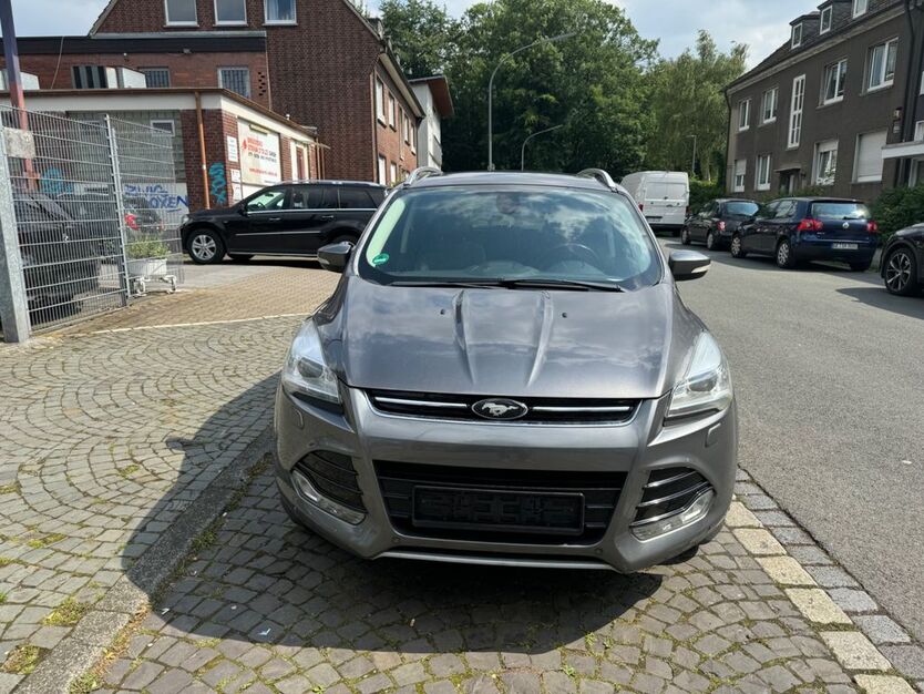 Ford Kuga 173.000 km 9.899 € Gelsenkirchen 45879
